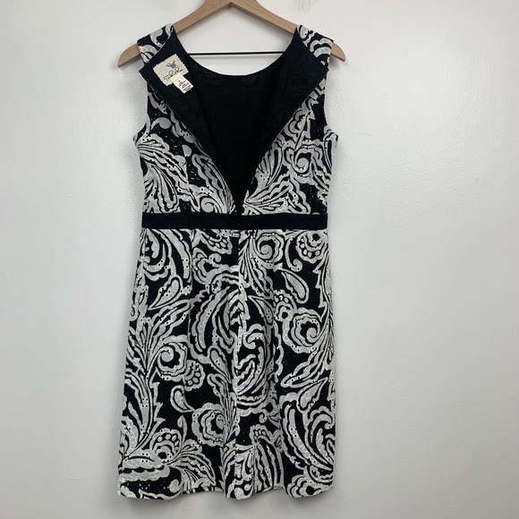Anthropologie Tabitha Sheath Dress Floral Size 8 Black White Eyelet Cotton - Picture 10 of 13